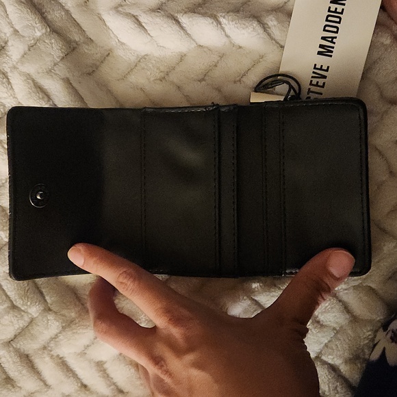 Steve Madden Black Small Wallet/clutch with Silver Accents - Picture 6 of 8